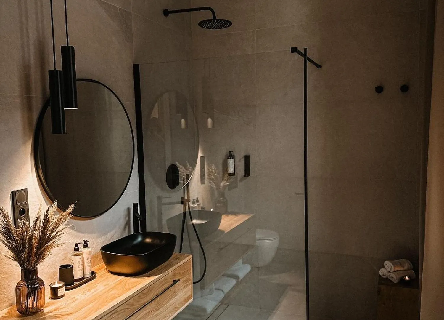 Apartment Wolnosci9 Stylowy Apartament W Centrum Wroclawia Tuz Przy Nfm
